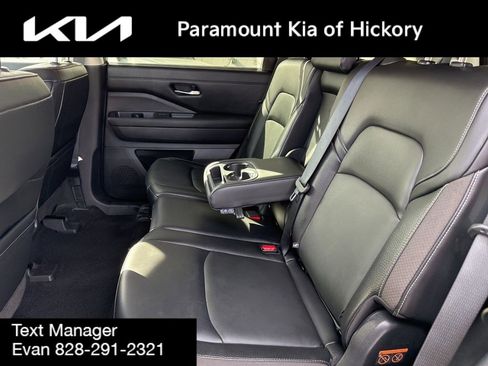 Used 2022 Nissan Pathfinder SL w/ SL Black Package image 12