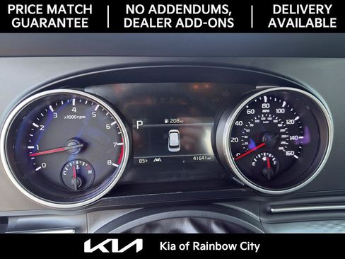Used 2024 Kia Carnival LX FWD image 23