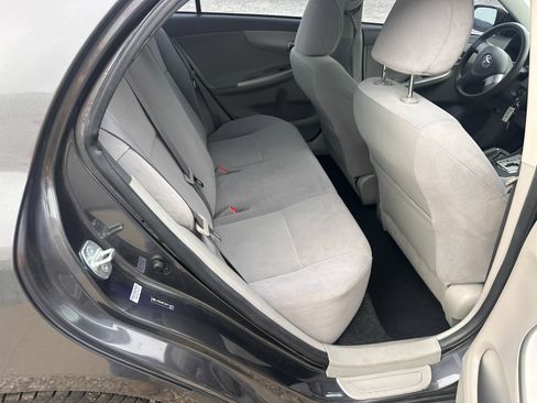 Used 2010 Toyota Corolla image 7