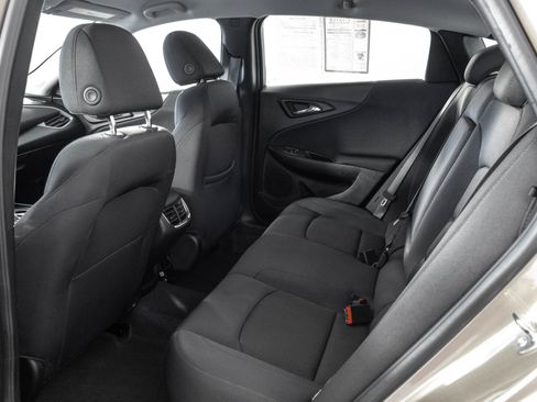 Used 2025 Chevrolet Malibu LT FWD image 35