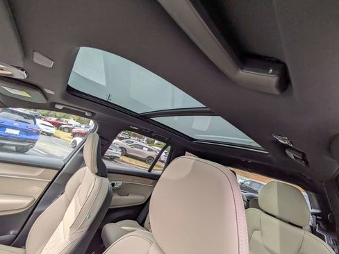 New 2026 Volvo XC90 B5 Core image 23