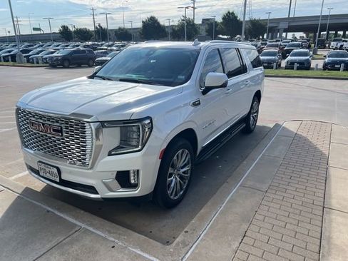 Used 2021 GMC Yukon XL Denali AWD/4WD image 3