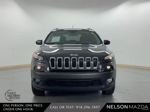 Used 2017 Jeep Cherokee Latitude w/ Safety/Convenience Group image 2