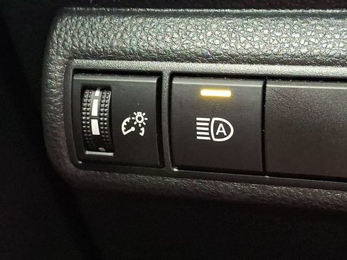 Certified 2022 Toyota Corolla XSE FWD image 23