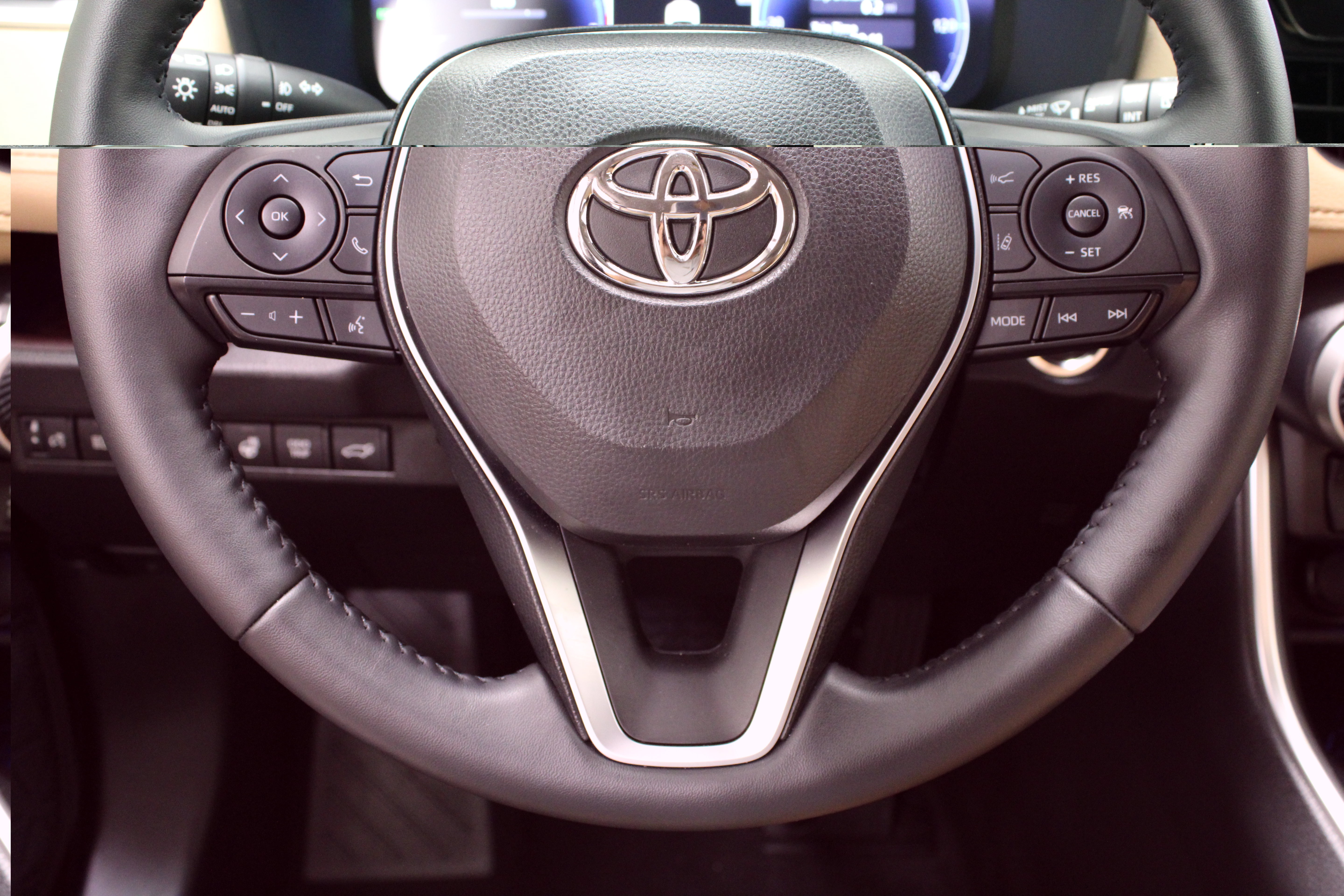 Certified 2025 Toyota RAV4 Limited w/ Advanced Technology Package AWD/4WD image 26