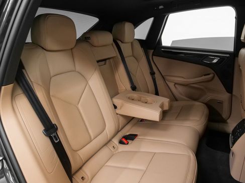 Certified 2025 Porsche Macan image 22