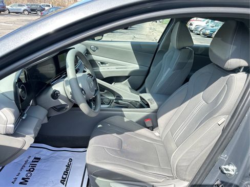 Certified 2024 Hyundai Elantra SEL FWD image 9