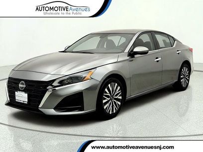 Used 2023 Nissan Altima 2.5 SV w/ SV Premium Package