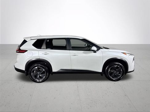 Used 2024 Nissan Rogue SV AWD/4WD image 5