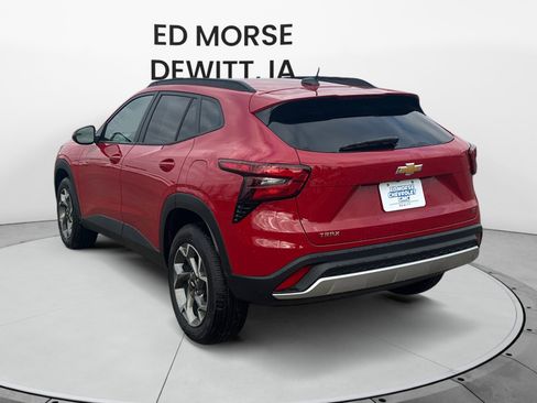 Used 2026 Chevrolet Trax LT image 3