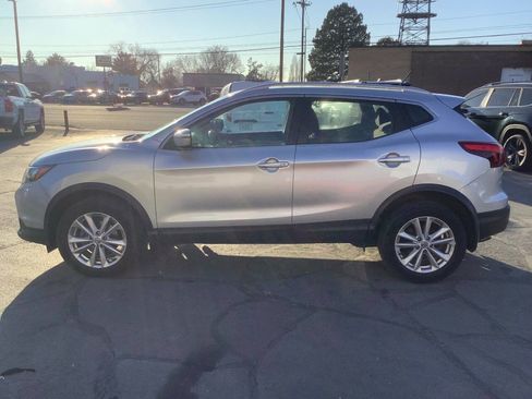 Used 2017 Nissan Rogue Sport SV image 16