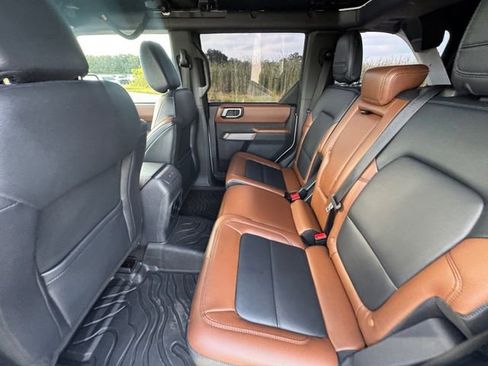 Used 2022 Ford Bronco Outer Banks w/ Sasquatch Package AWD/4WD image 29