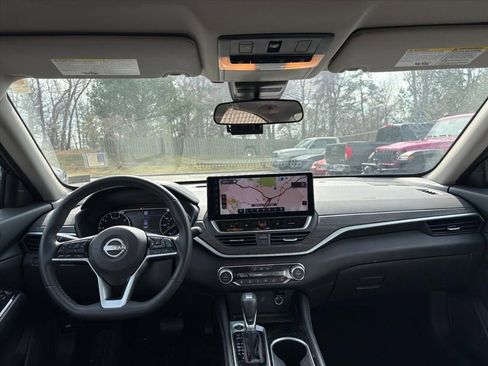 Used 2025 Nissan Altima 2.5 SL image 6