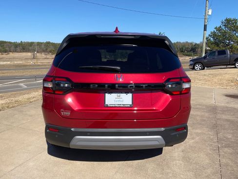 Used 2025 Honda Pilot EX-L image 5