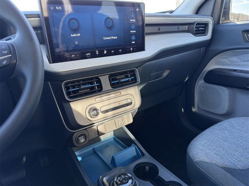 Certified 2025 Ford Maverick XLT image 15