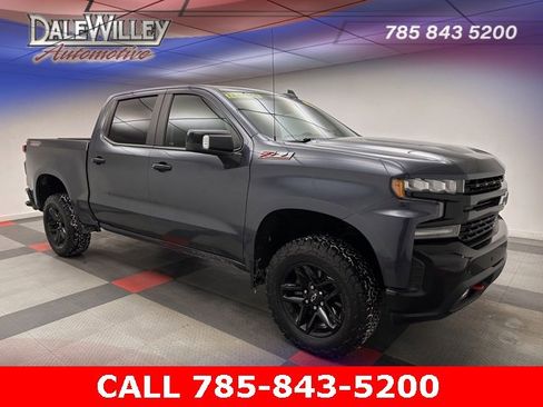 Used 2021 Chevrolet Silverado 1500 LT Trail Boss w/ Convenience Package II image 1