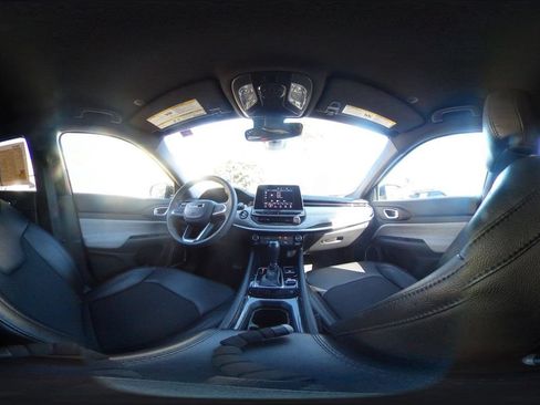 Used 2025 Jeep Compass Latitude AWD/4WD image 41