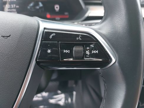 Certified 2022 Audi e-tron Prestige w/ Prestige Package AWD/4WD image 18