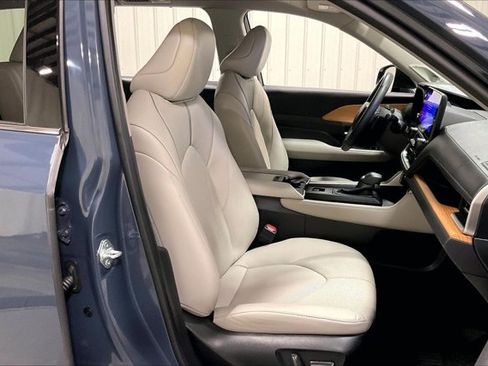 Certified 2024 Toyota Grand Highlander AWD image 8