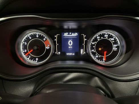 Used 2020 Jeep Cherokee Latitude Plus FWD image 11