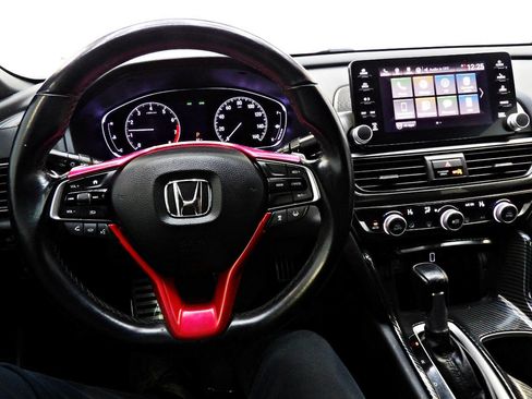 Used 2018 Honda Accord Sport image 17