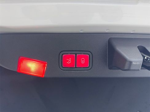 Used 2015 Mercedes-Benz SL 550 SL 550 image 66