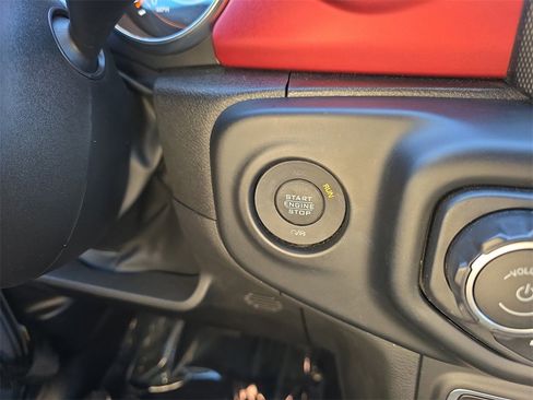 Used 2023 Jeep Gladiator Rubicon w/ LED Lighting Group image 24