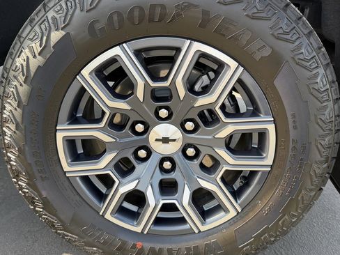 Used 2026 Chevrolet Colorado Z71 image 30