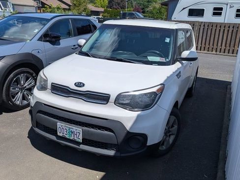 Used 2018 Kia Soul FWD image 1
