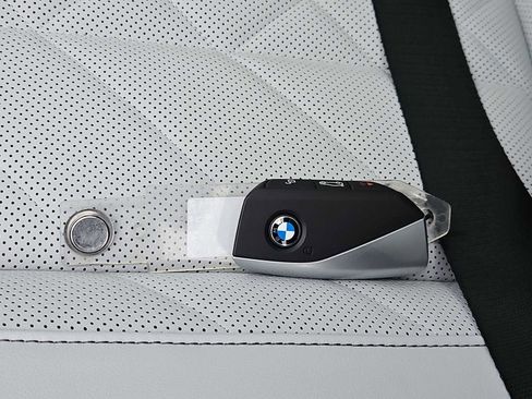 New 2026 BMW X5 xDrive50e w/ M Sport Package image 33