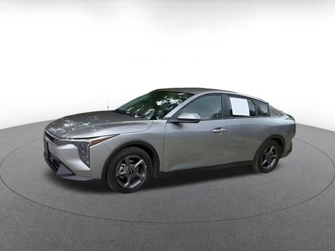 Used 2025 Kia K4 FWD image 8