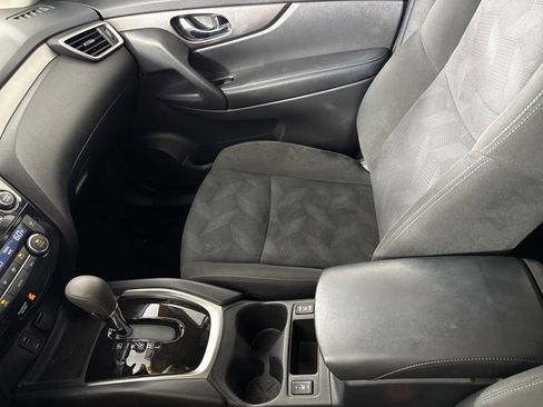 Used 2015 Nissan Rogue SV w/ SV Premium Package image 18