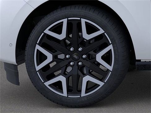 New 2025 Ford Expedition Platinum w/ Platinum Ultimate Package image 19