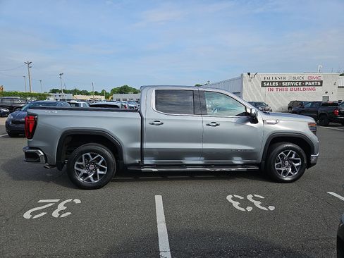 Used 2023 GMC Sierra 1500 SLT w/ SLT Premium Package AWD/4WD image 7