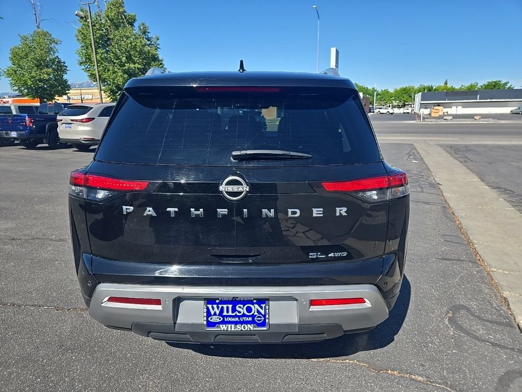 Used 2025 Nissan Pathfinder SL AWD/4WD image 6