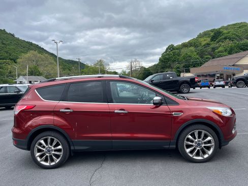 Used 2016 Ford Escape SE w/ SE Chrome Package AWD/4WD image 4