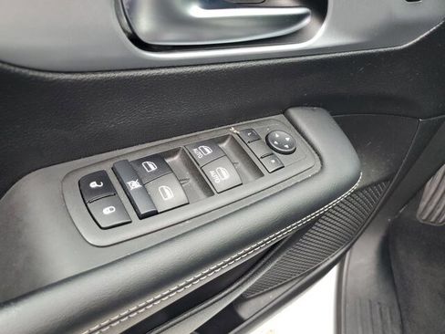 Certified 2023 Chrysler Pacifica Touring-L w/ S Appearance Package FWD image 22