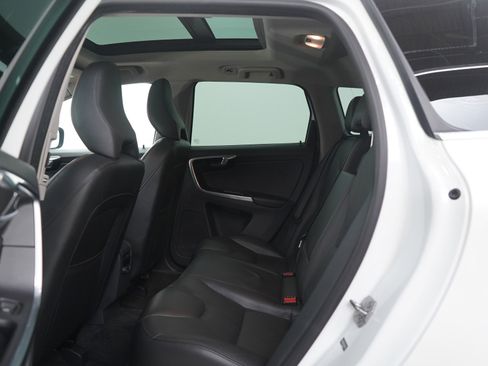 Used 2016 Volvo XC60 T5 Premier w/ Protection Package image 18