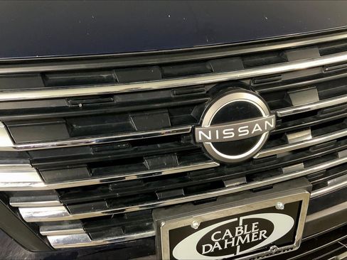 Used 2025 Nissan Rogue SV image 28