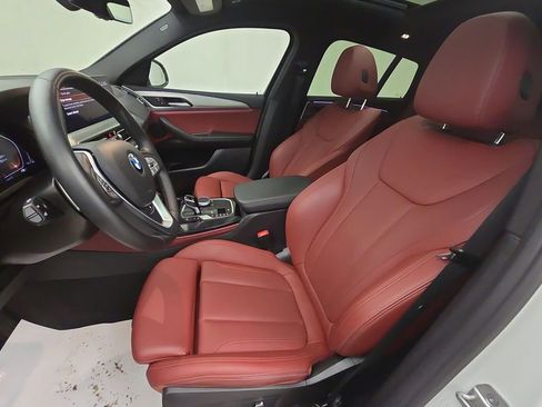 Certified 2025 BMW X4 xDrive30i w/ Premium Package image 12