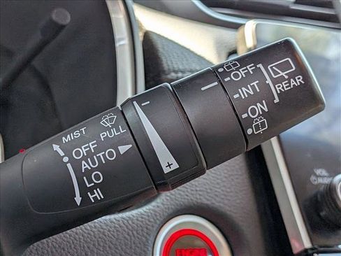 Used 2019 Honda CR-V Touring image 12
