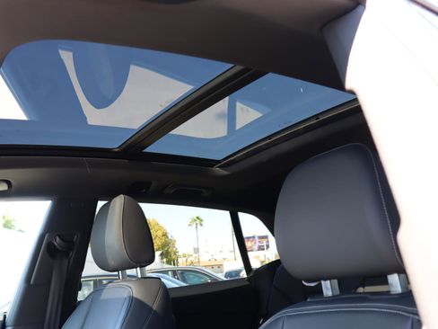 Used 2020 Audi Q8 Premium image 19