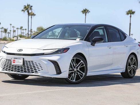 Certified 2025 Toyota Camry XSE FWD image 1
