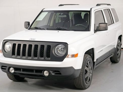 Used 2015 Jeep Patriot Sport w/ Power Value Group image 36