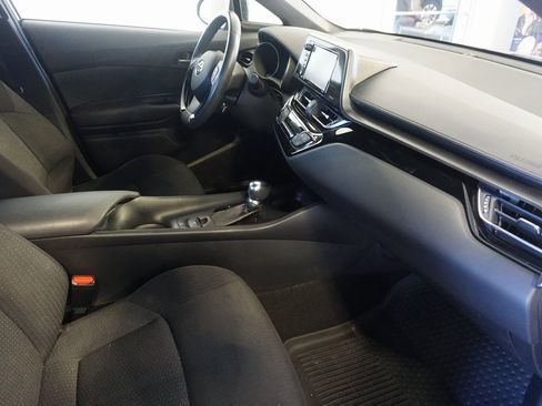 Used 2018 Toyota C-HR XLE image 20