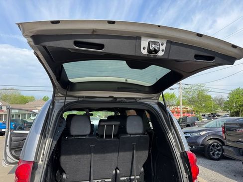 Used 2017 Dodge Grand Caravan GT w/ Safety Sphere Group FWD image 27