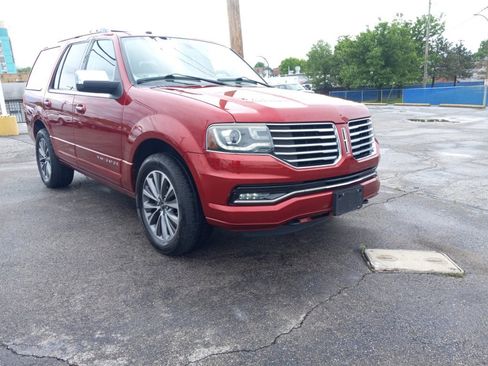 Used 2016 Lincoln Navigator Select AWD/4WD image 3