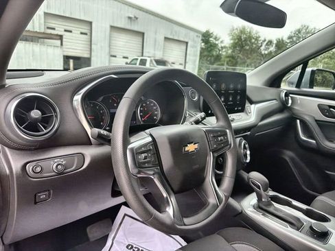 Used 2025 Chevrolet Blazer LT FWD image 10