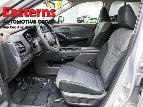 Used 2023 Nissan Rogue SV image 14