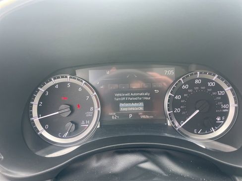 Used 2024 Toyota Highlander XLE image 30